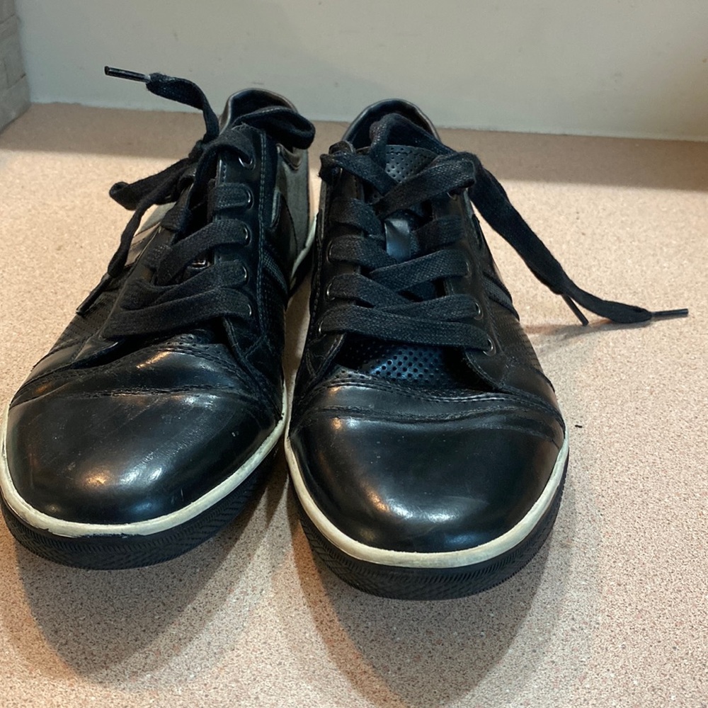 UNLISTED by KENNETH COLE Shiny Crown Sneakers